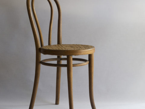 Chaise cannée Thonet