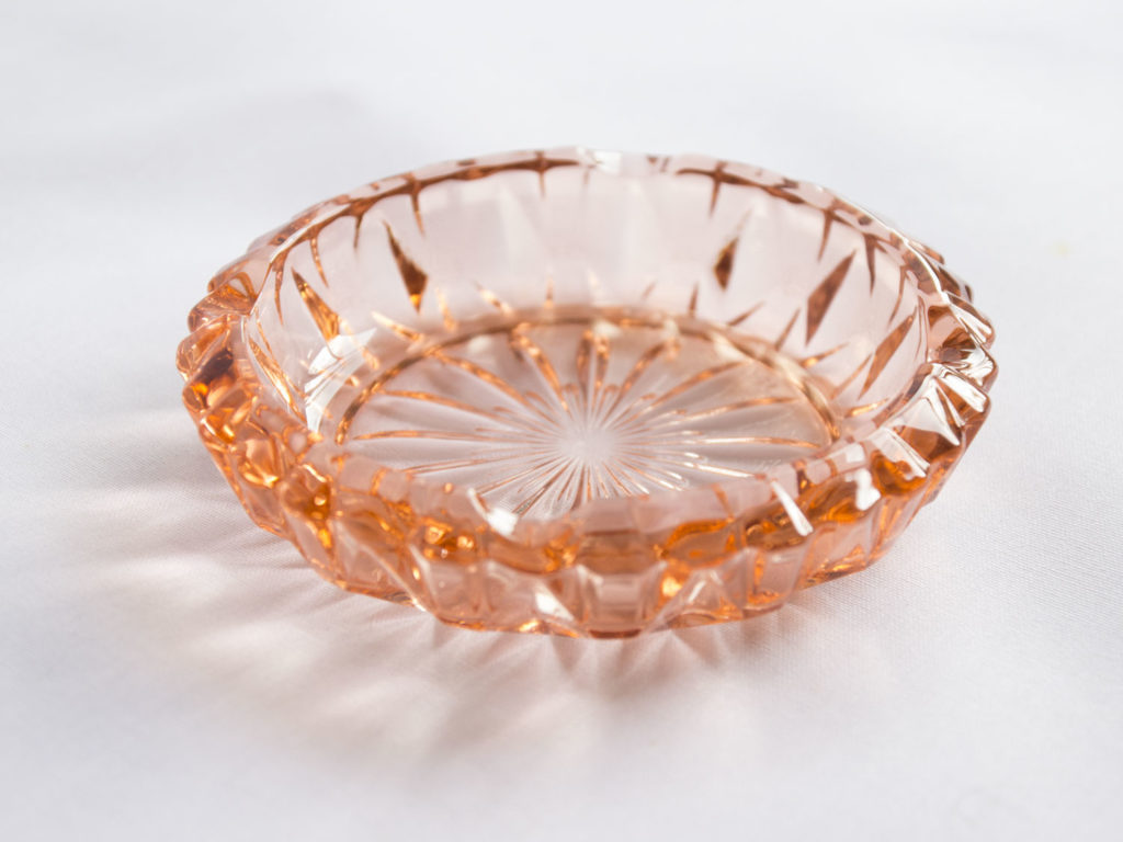 Cendrier en verre rose