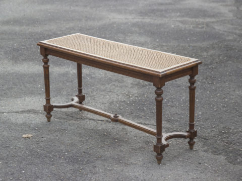 Banc de piano canné