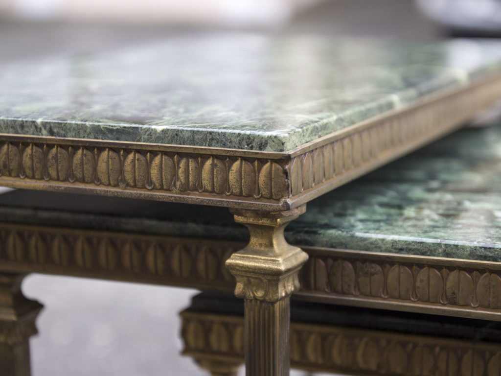 Tables gigognes en marbre