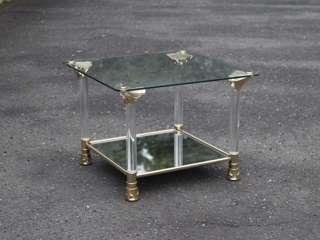 Table basse en plexiglas et verre