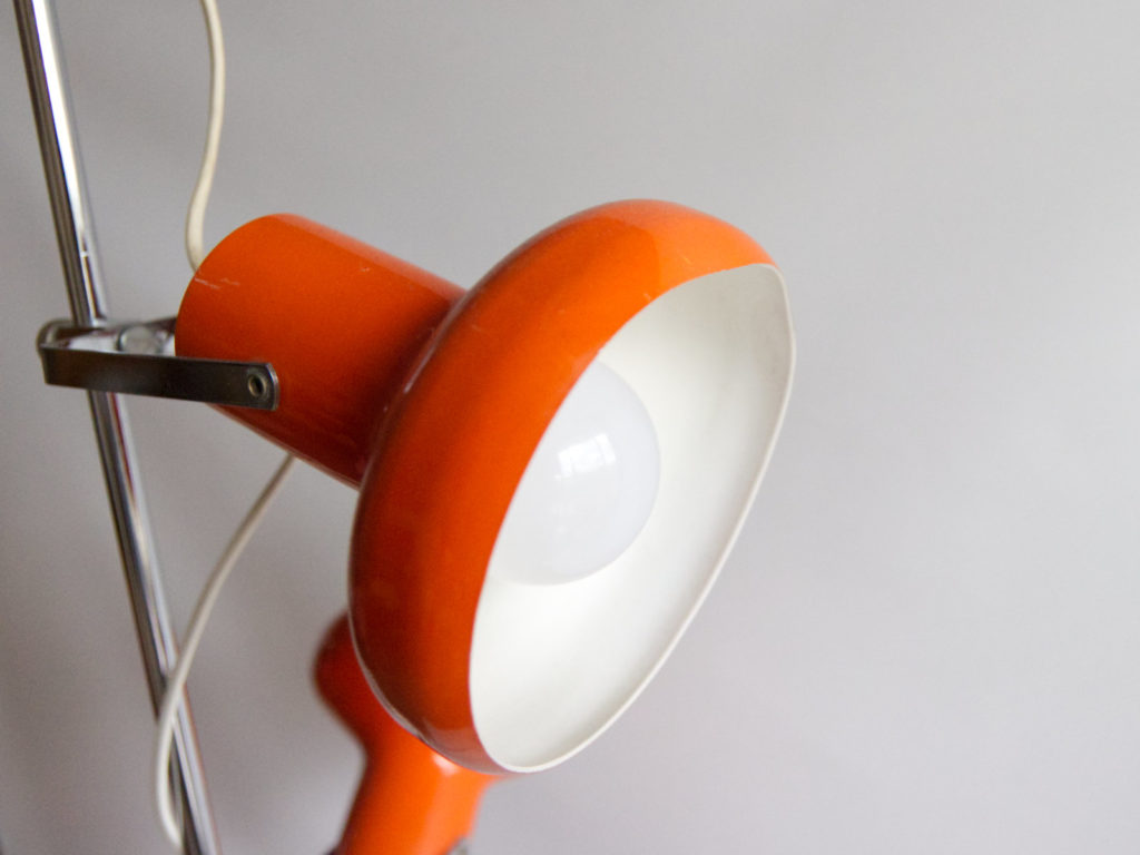 Lampadaire orange des années 70