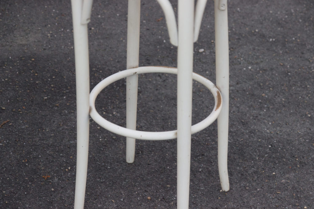 Tabouret de bar canné