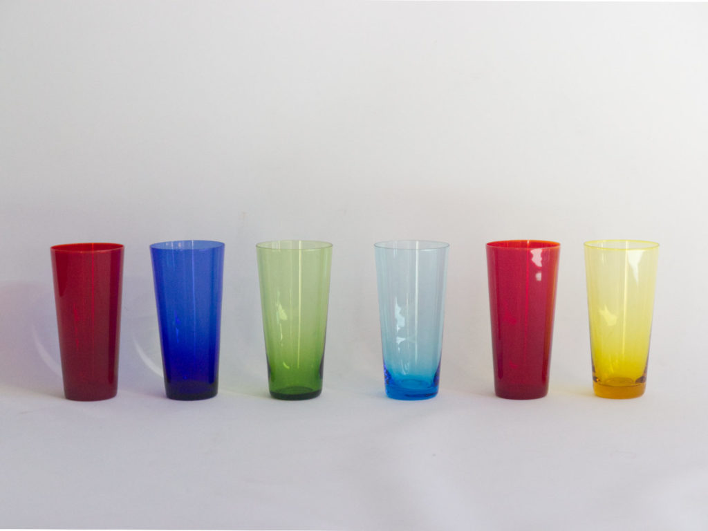 6 verres colorés à orangeade