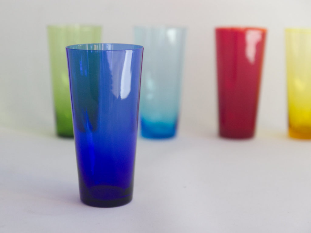 6 verres colorés à orangeade