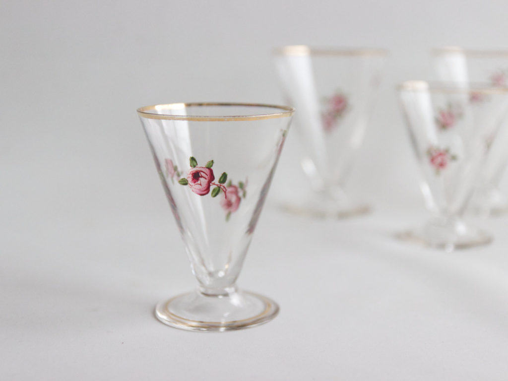 Lot de 7 verres à fleurs