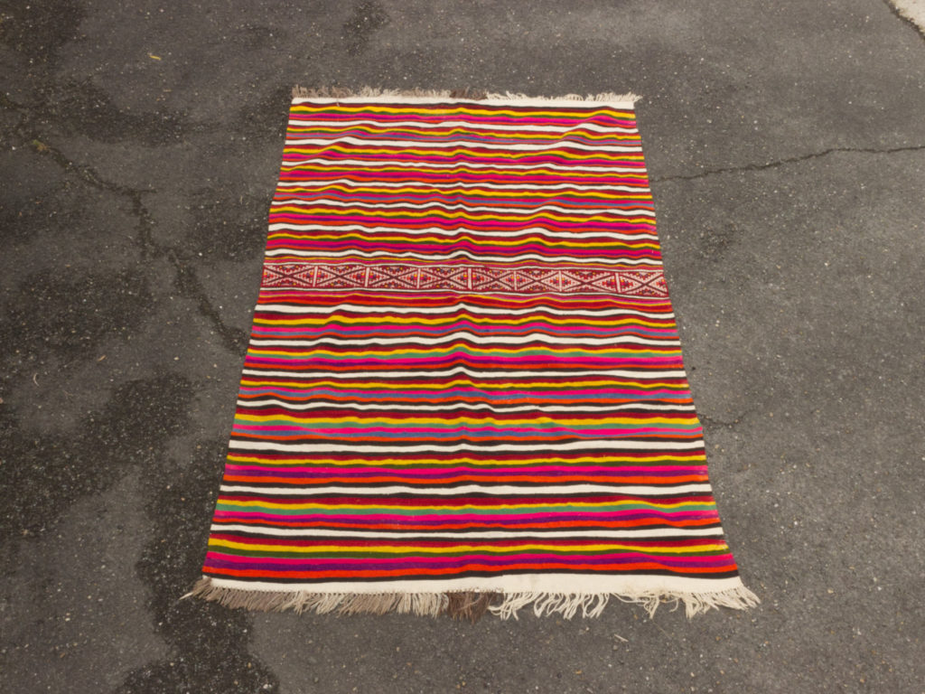 Tapis kilim en laine multicolore