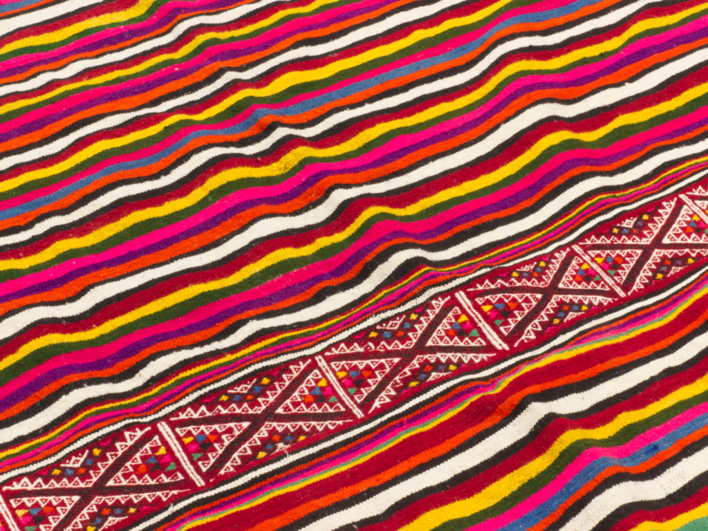 Tapis kilim en coton multicolore