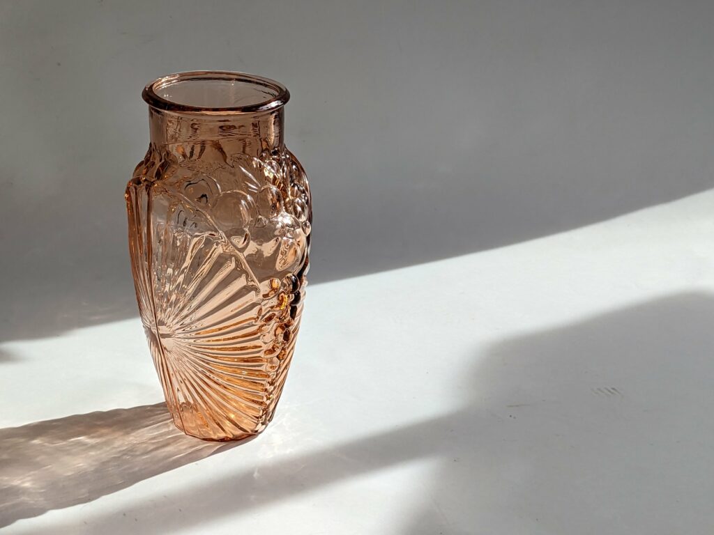 Vase en verre rose Souchon-Neuvesel