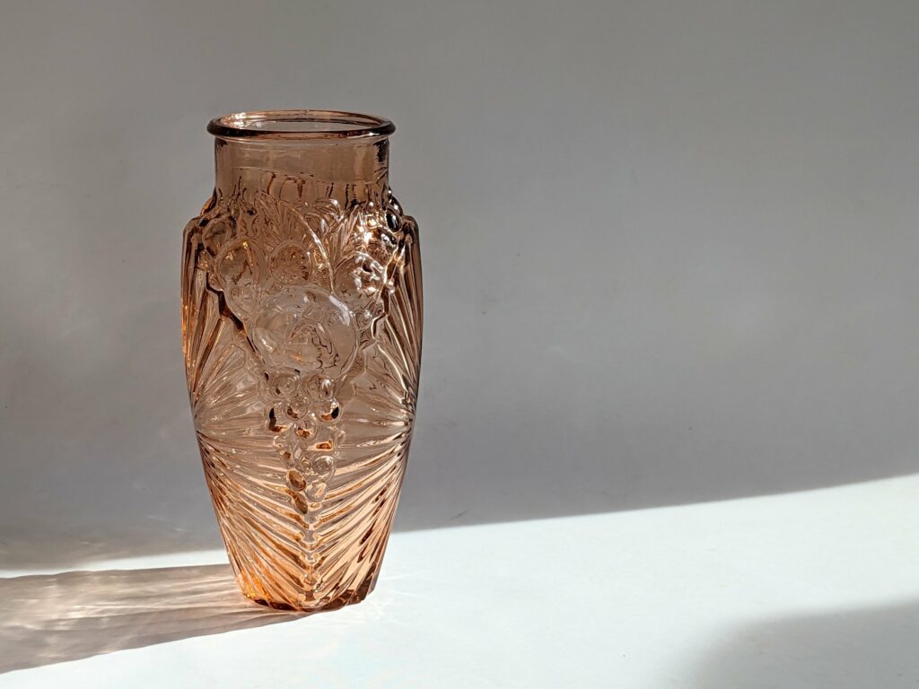 Vase en verre rose Souchon-Neuvesel