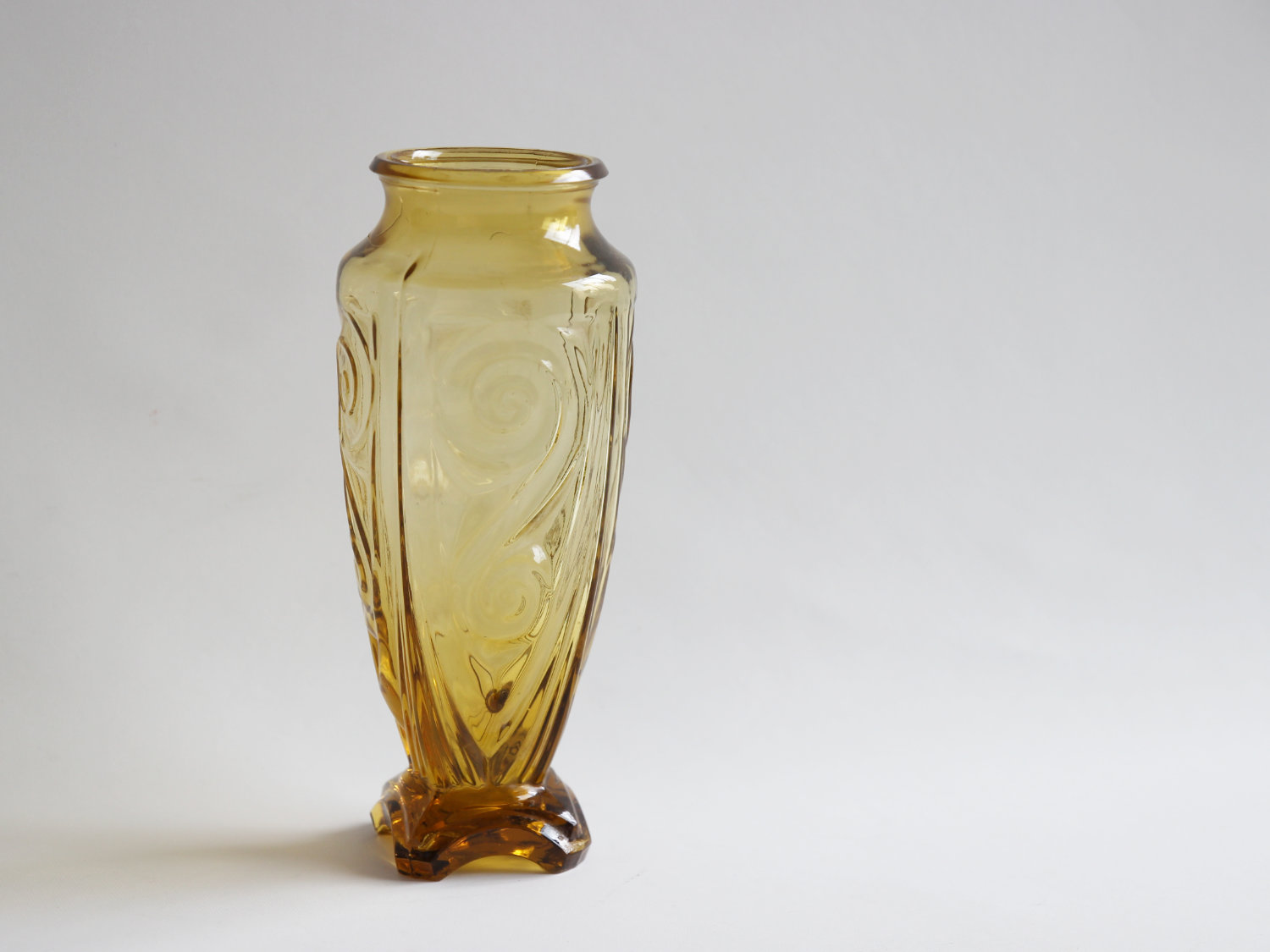 Vase art Déco jaune
