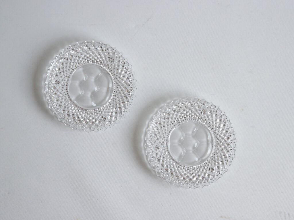 Paire de dessous de bouteilles en cristal