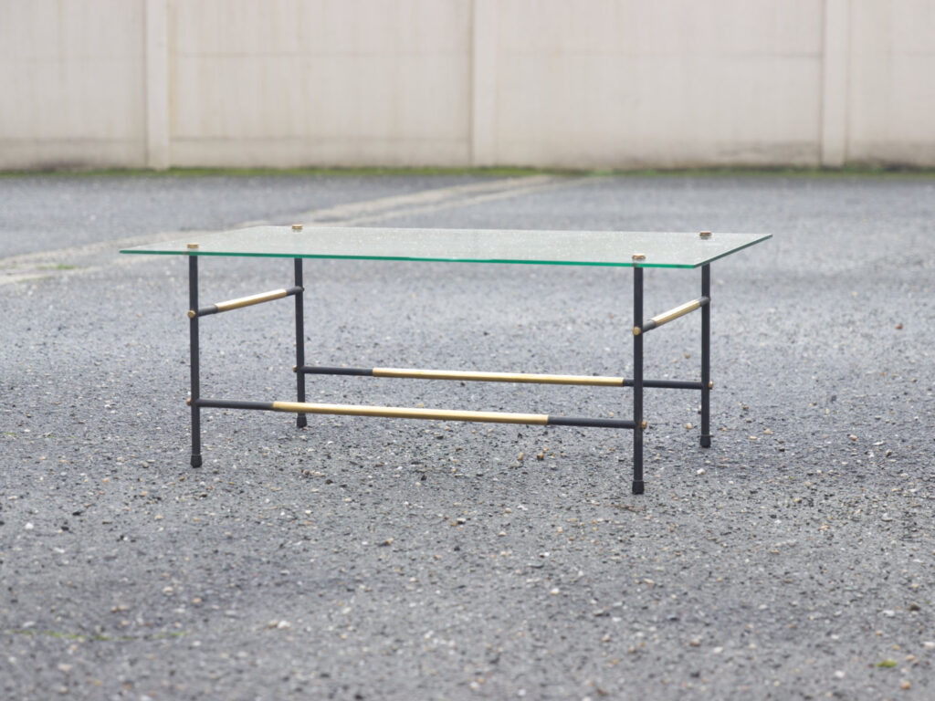 Table basse en verre et métal