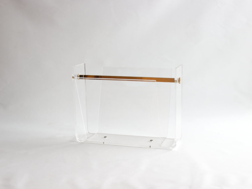 Porte-revues en Plexiglas