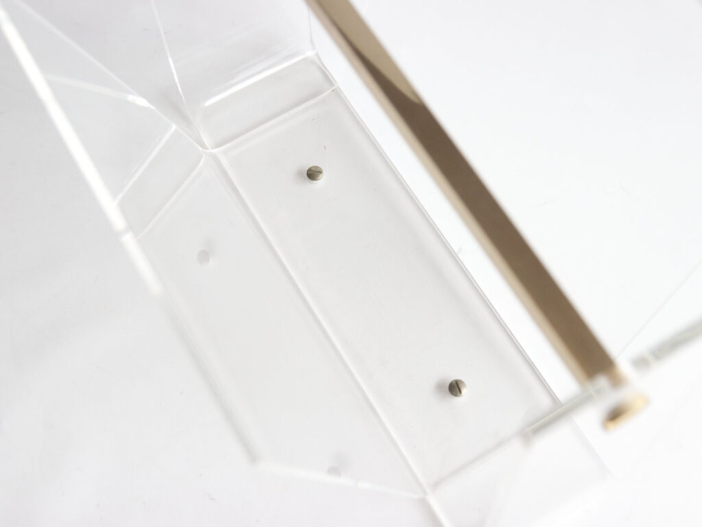 Porte-revues en Plexiglas