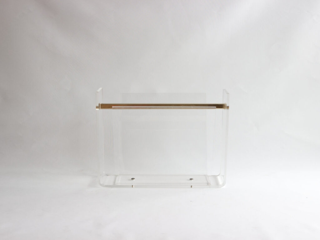 Porte-revues en Plexiglas