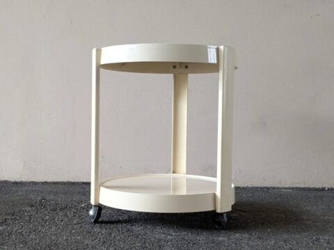Desserte blanche en plastique