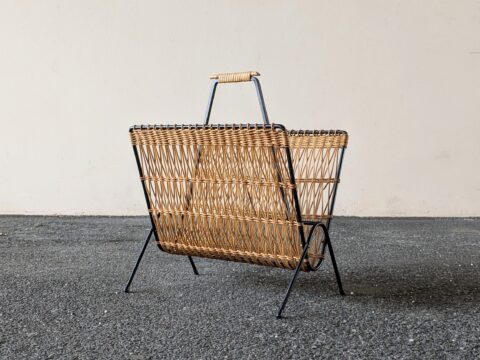 Porte-revues en rotin