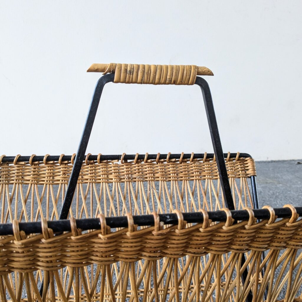 Porte-revues en rotin – Image 4