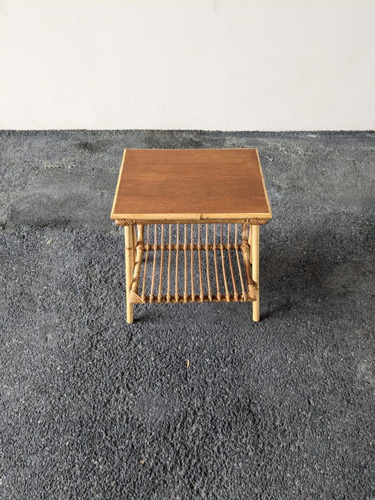 Table d'appoint en rotin – Image 8