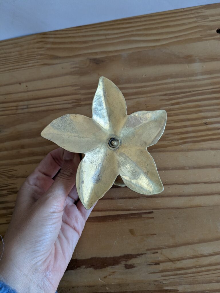 Bougeoir fleur en laiton – Image 3