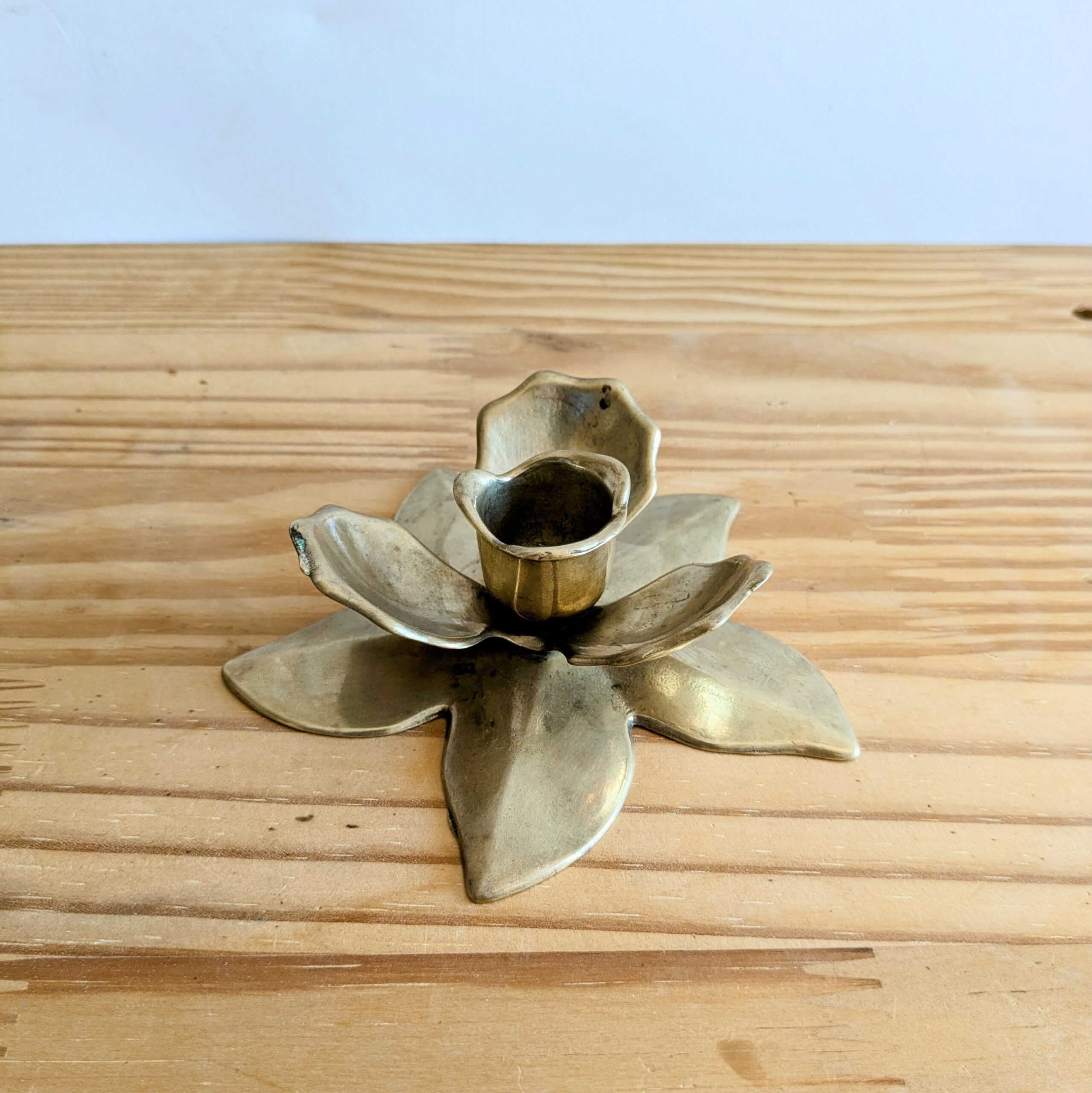 Bougeoir fleur en laiton