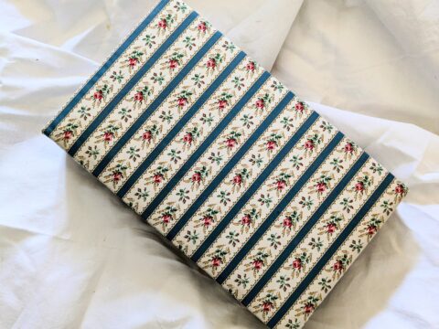 Boite en tissu fleuri