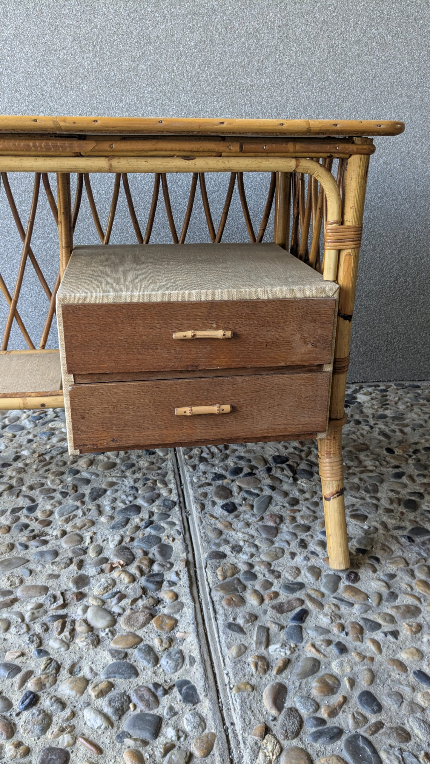 Bureau en rotin