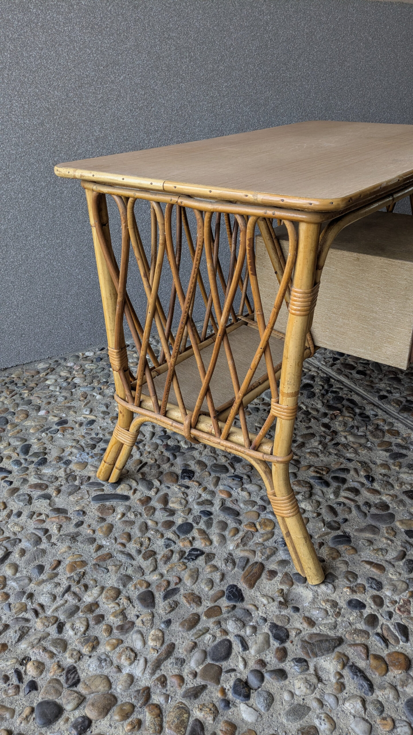 Bureau en rotin