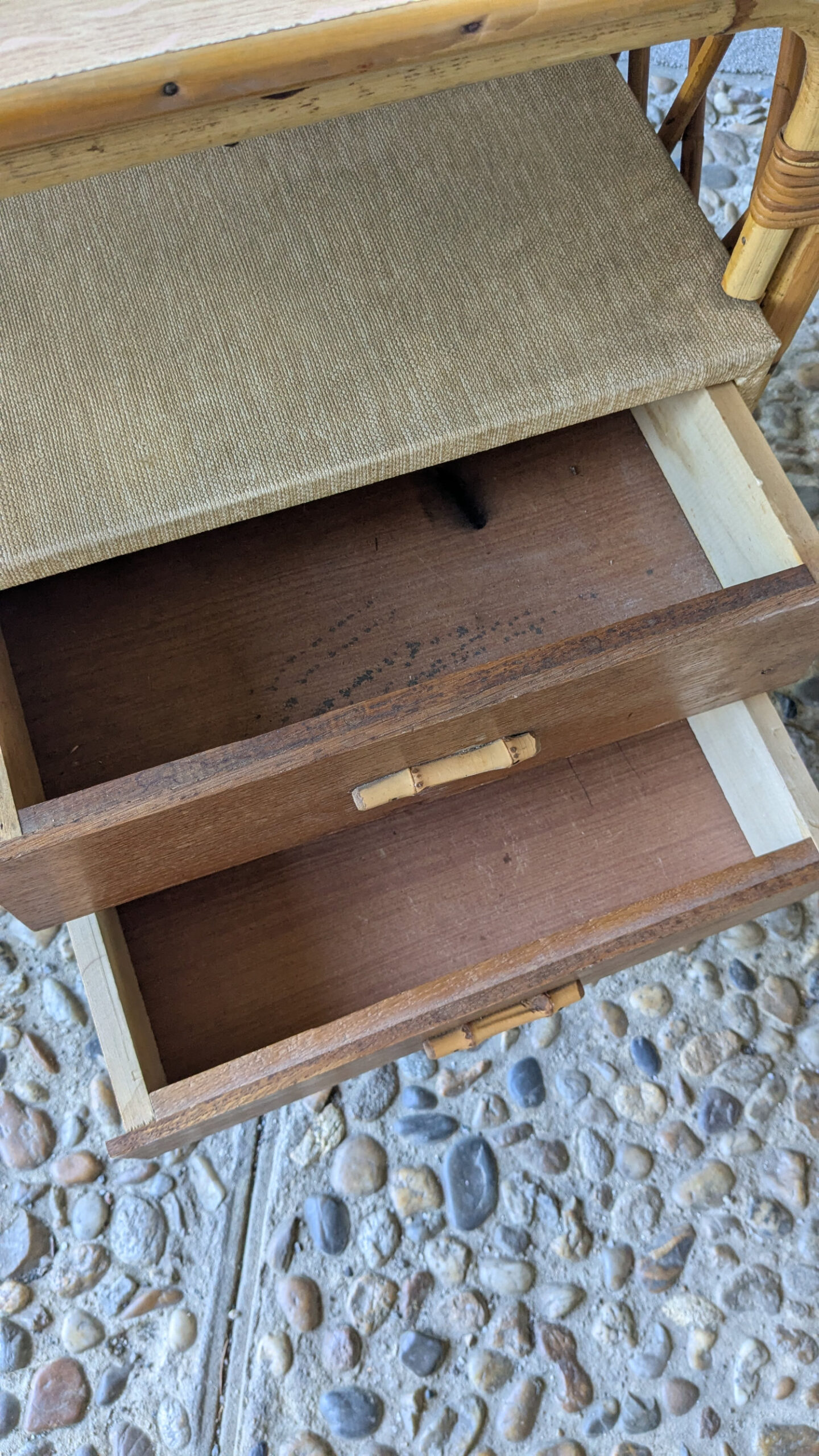 Bureau en rotin